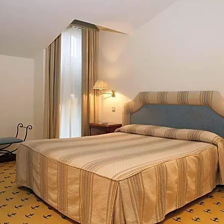 Hotel El Ancla Laredo